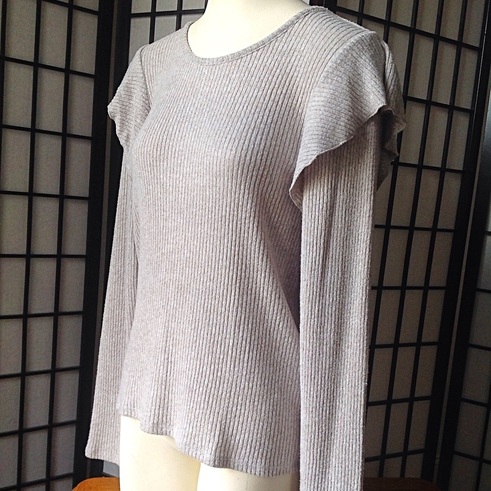 🍀 Lucky Brand 🍀 Super Soft Ribbed Ruffle Top - Picture 3 of 8
